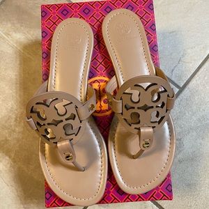 Light makeup. Size 9. Worn once. Box included